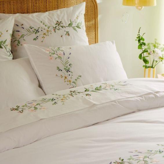 Housse brodée 100% coton