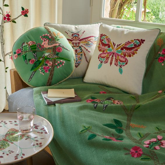 Plaid brodé finition frangée