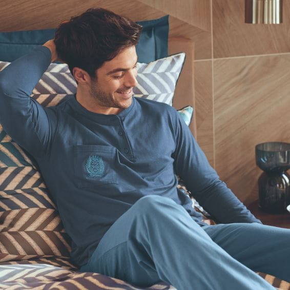 Pyjama aus aquablauem Jersey