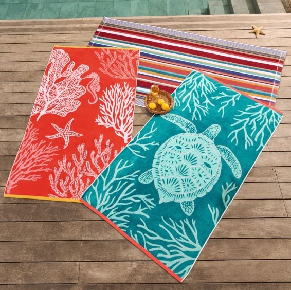 Strandtuch im maritimen Look